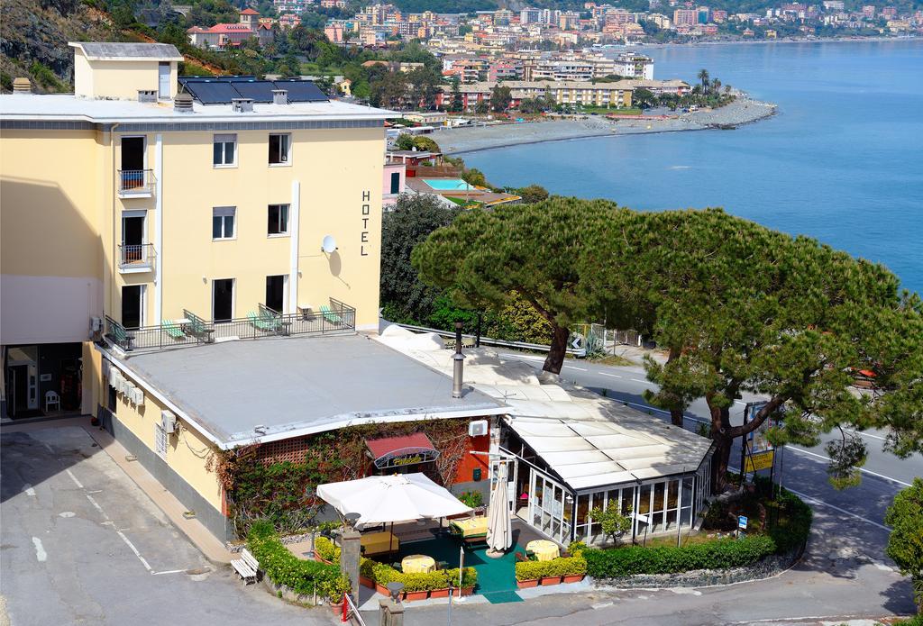 Hotel Puntabella Varazze Esterno foto