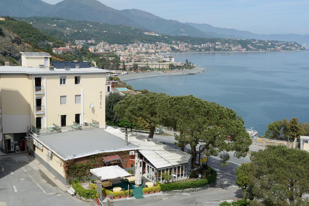 Hotel Puntabella Varazze Esterno foto