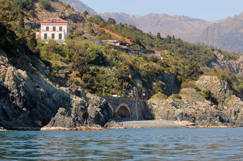 Hotel Puntabella Varazze Esterno foto