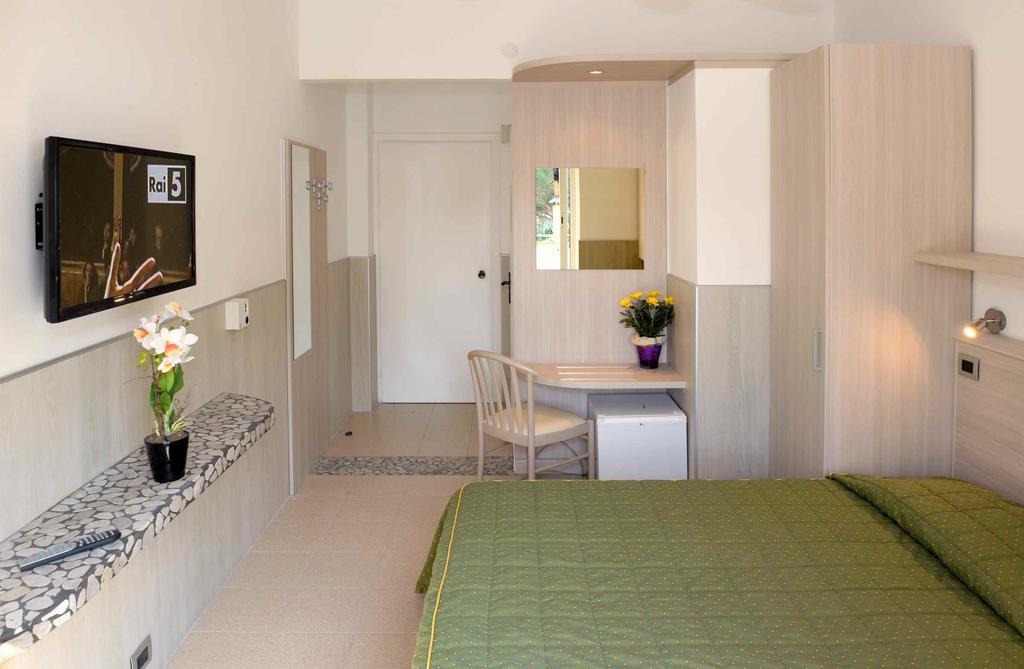 Hotel Puntabella Varazze Esterno foto