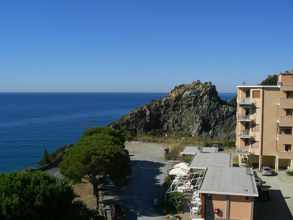 Hotel Puntabella Varazze Esterno foto