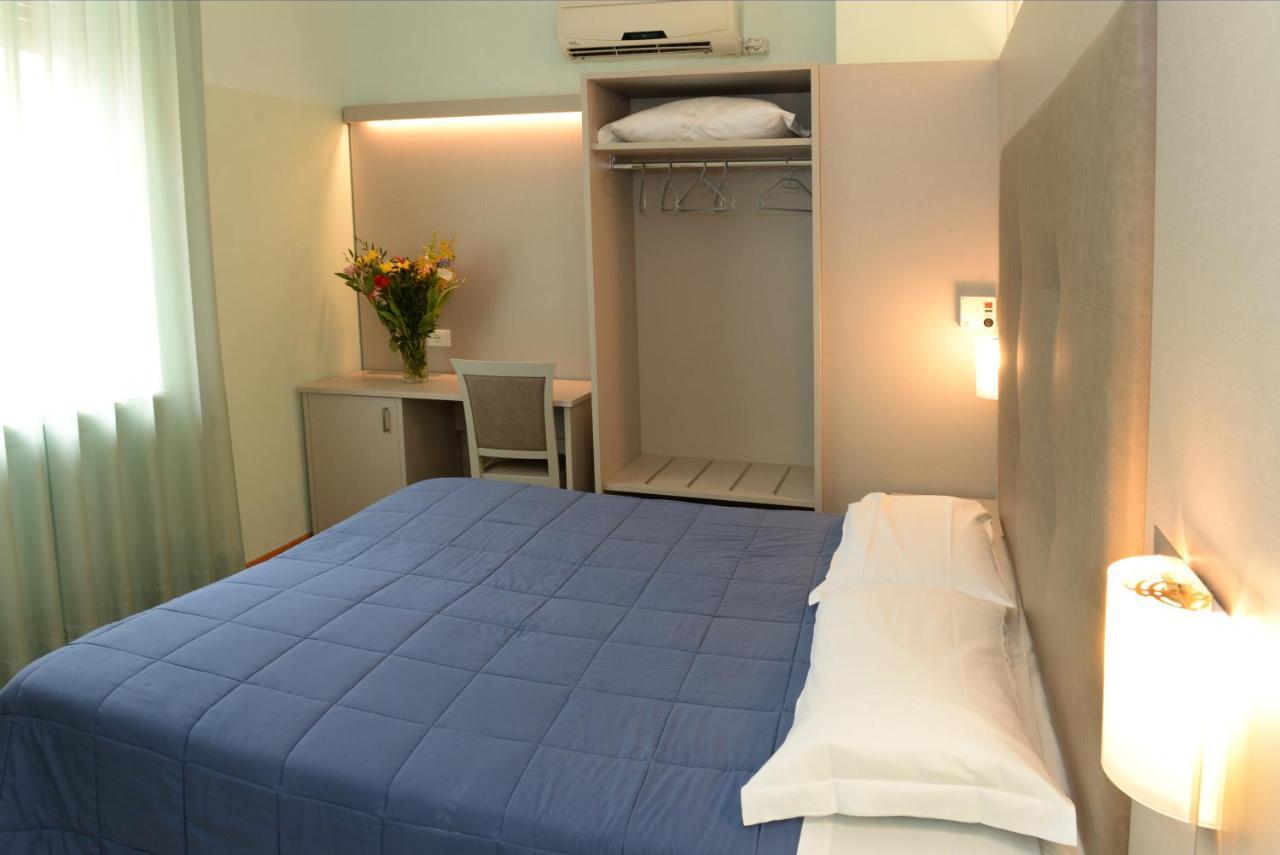 Hotel Puntabella Varazze Esterno foto