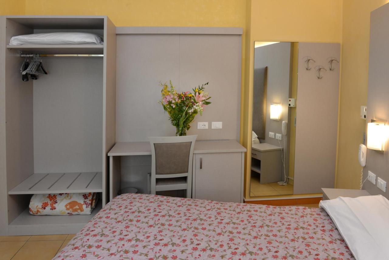 Hotel Puntabella Varazze Esterno foto