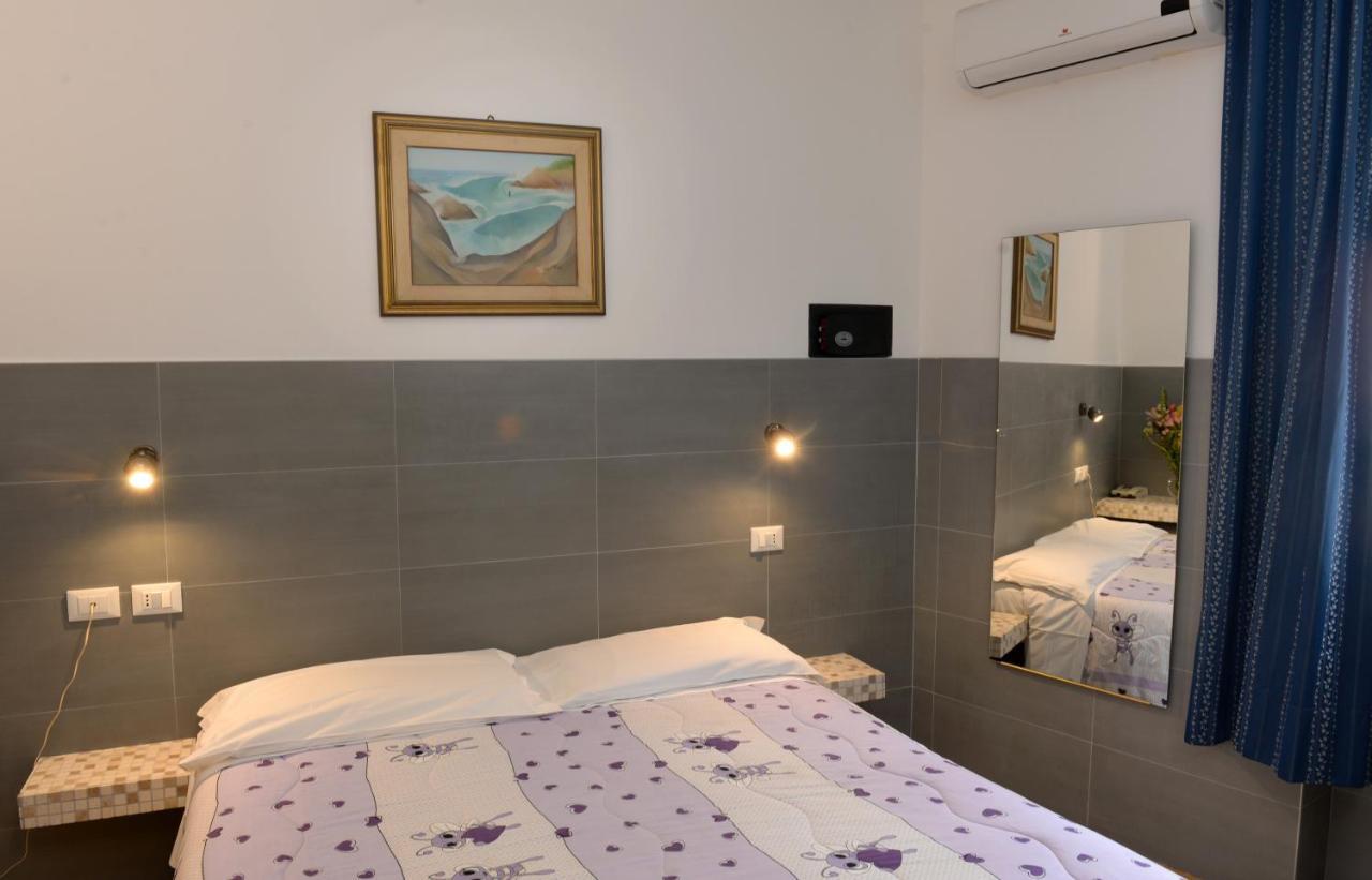 Hotel Puntabella Varazze Esterno foto