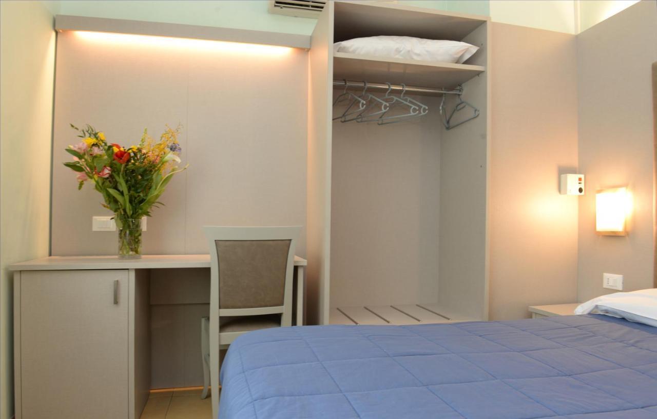 Hotel Puntabella Varazze Esterno foto