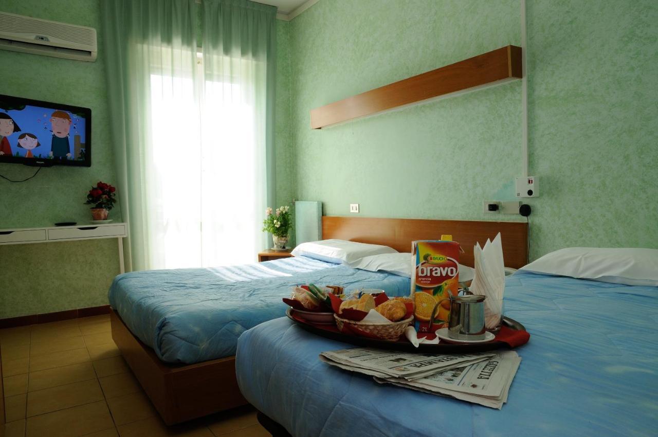 Hotel Puntabella Varazze Esterno foto